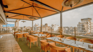 Hotel with Rooftop Restaurant: How to Choose the Right One