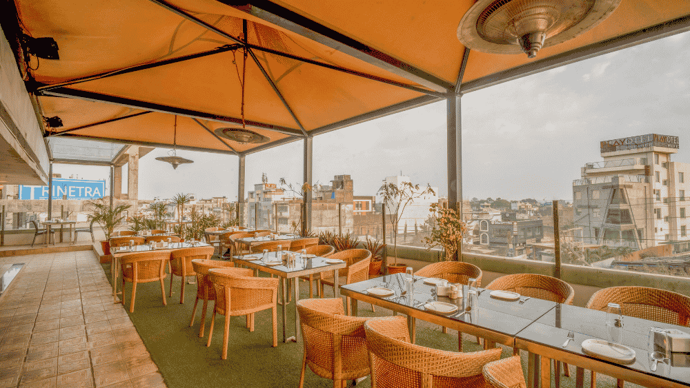 Best Restaurant in Guna - Hotel Varun