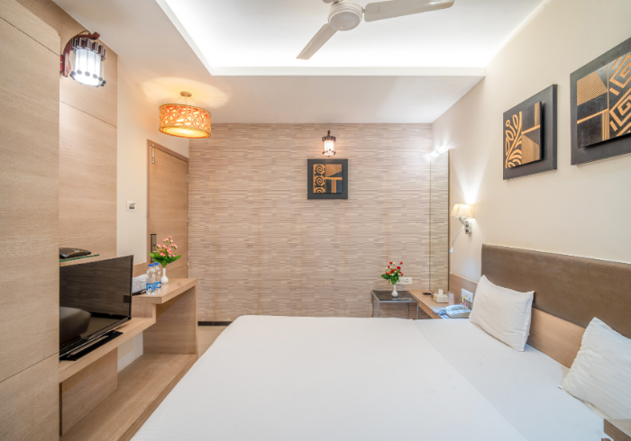 Deluxe AC room with TV and king bed