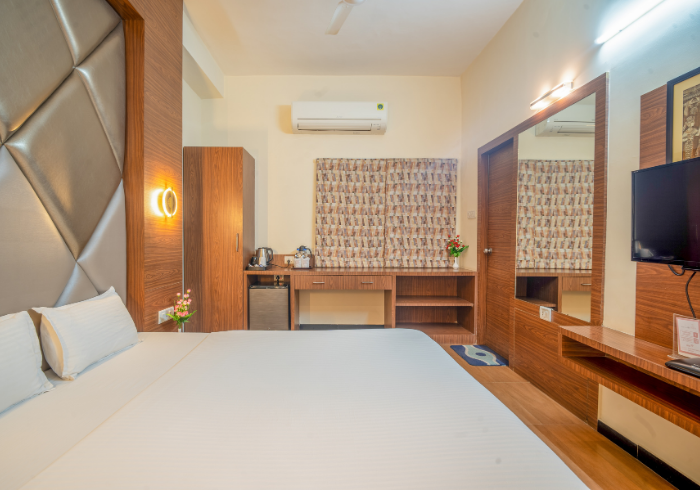 Deluxe room work desk and wardrobe