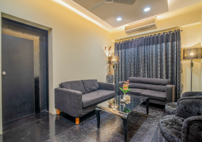 Suite seating area with sofas